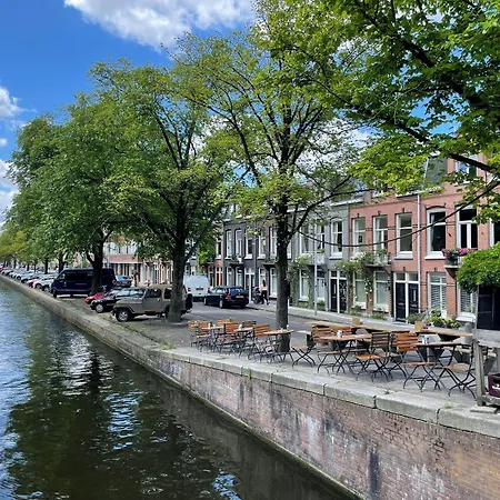 Canal View 4* Amszterdam
