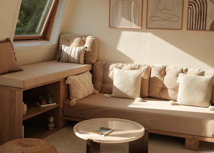 Canal View Bed & Breakfast